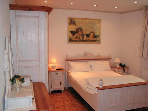 Hotel Peter Schaefer Ginsheim-Gustavsburg Eksteriør billede